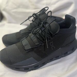 On Running CloudNova  W/Size 9.5 Color Black/ Black